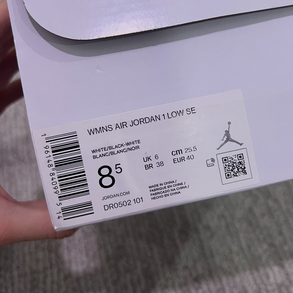 NIKE Air Jordan 1 Low Sneakers - Picture 4 of 4